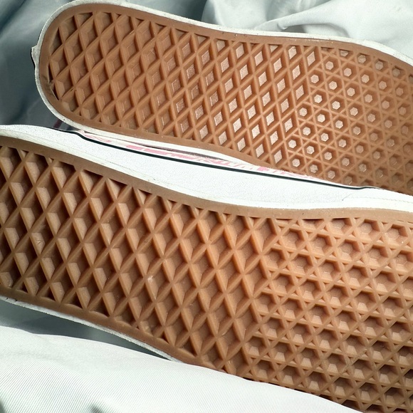 Pink and White Vans sneakers - Picture 4 of 4